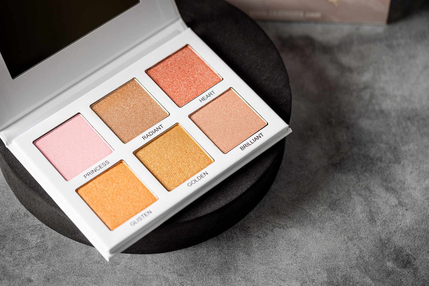 Diamond Girl highlight palette