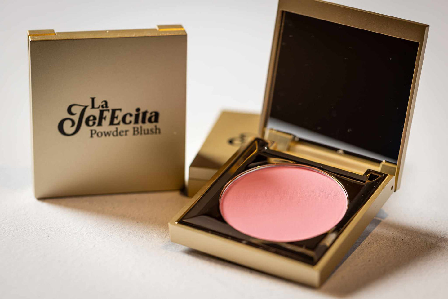 POWDER BLUSH: MANIFEST