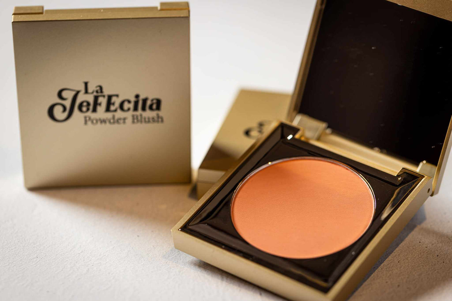 POWDER BLUSH: DETERMINED