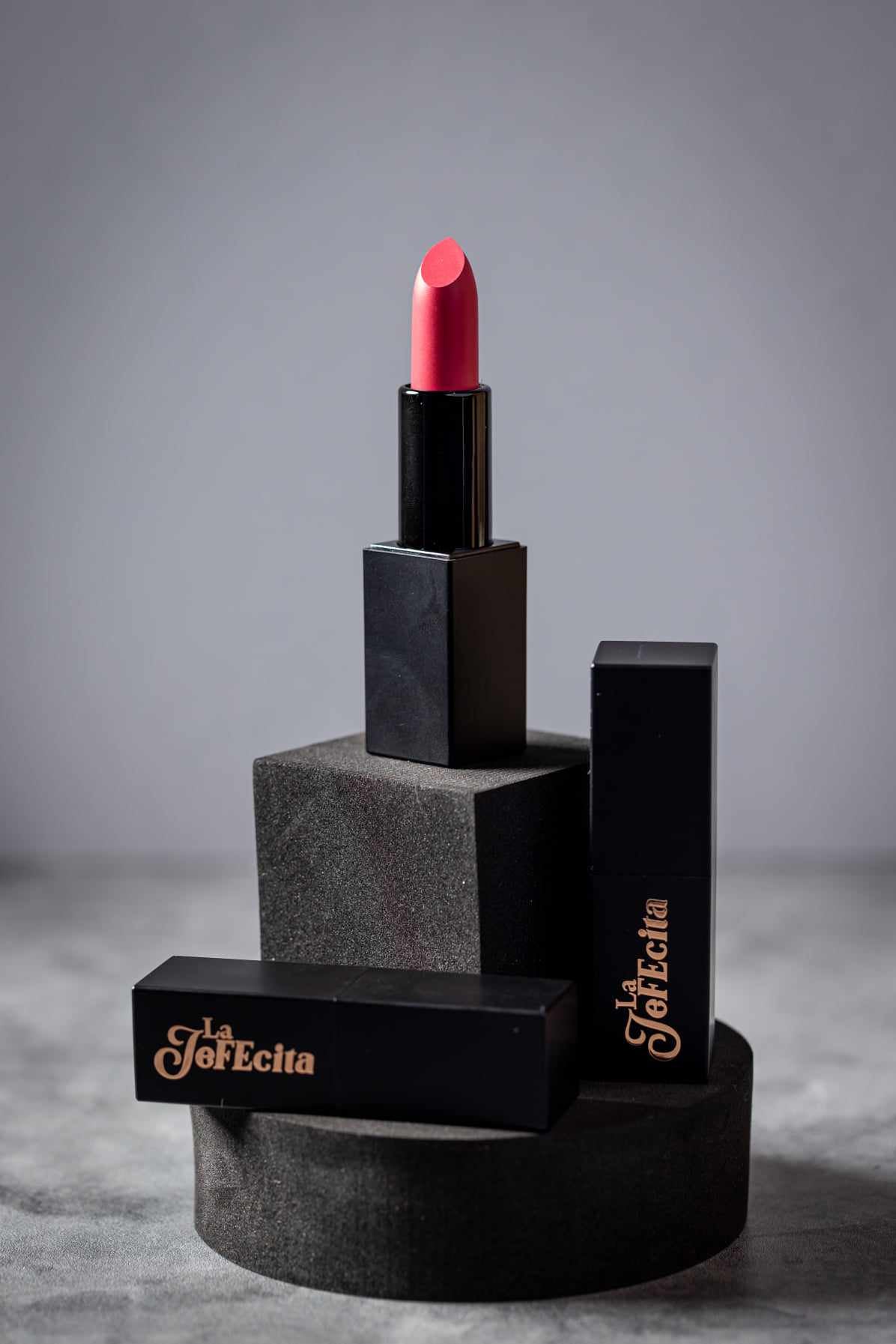 LIPSTICK: BADDIE ALERT