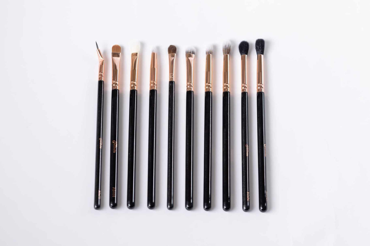 THE ESSENTIALS EYE BRUSH SET - 10 PC
