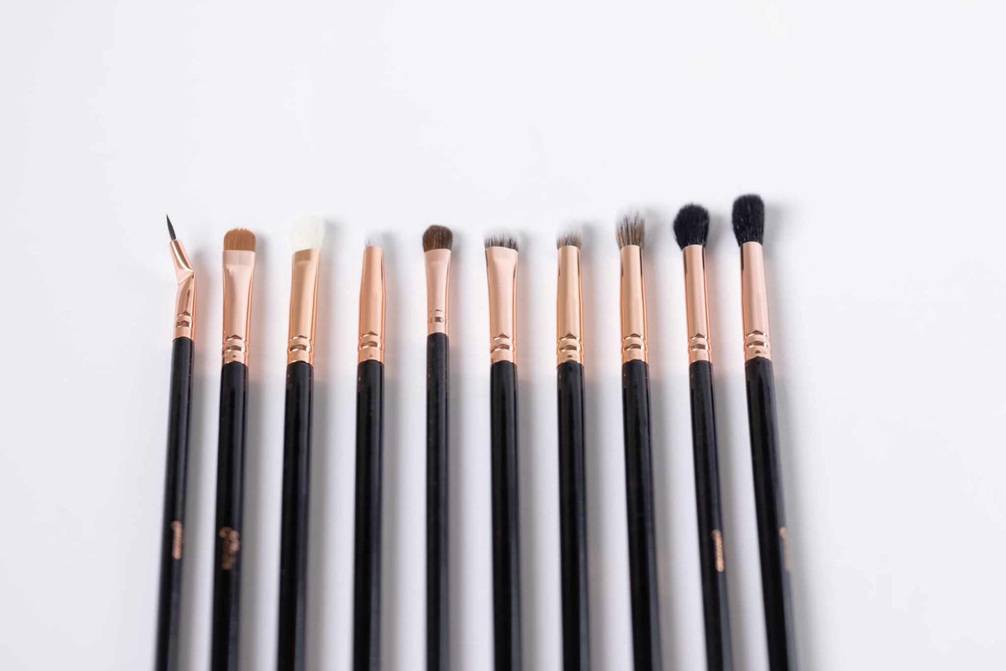 THE ESSENTIALS EYE BRUSH SET - 10 PC