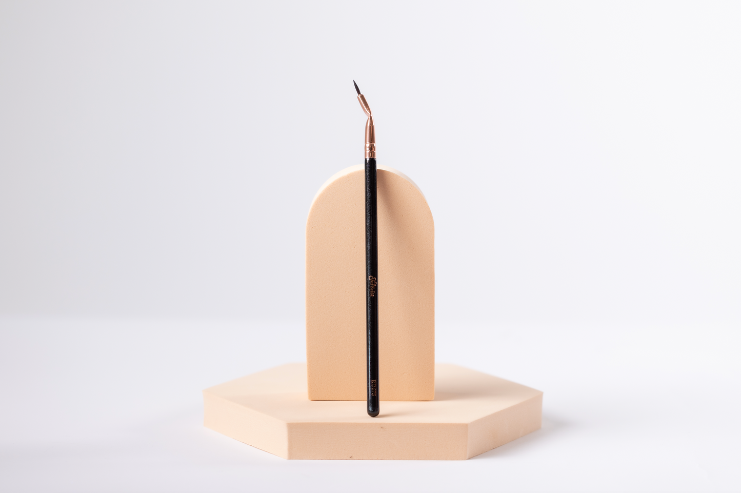 No. RD675- Eyeliner Brush