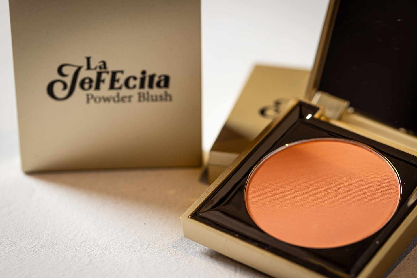 POWDER BLUSH: DETERMINED