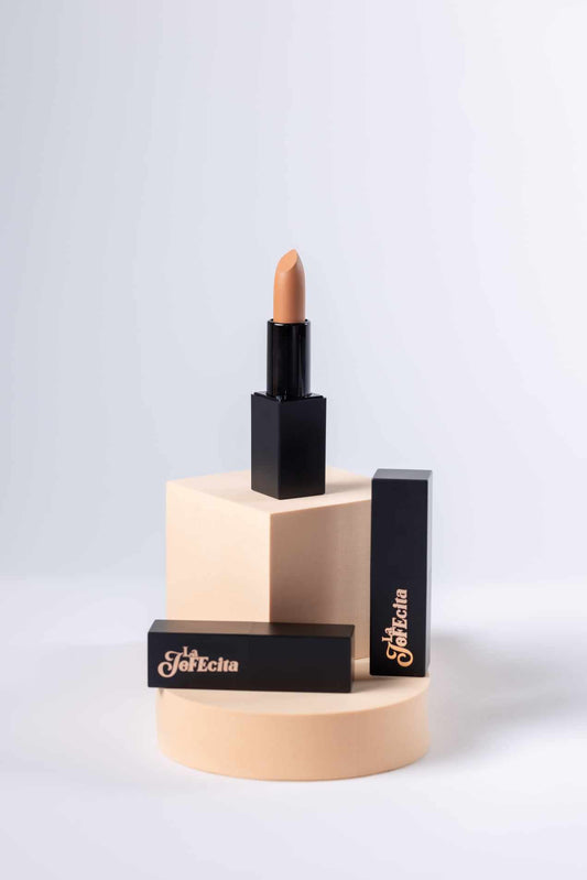 LIPSTICK: UNCENSORED