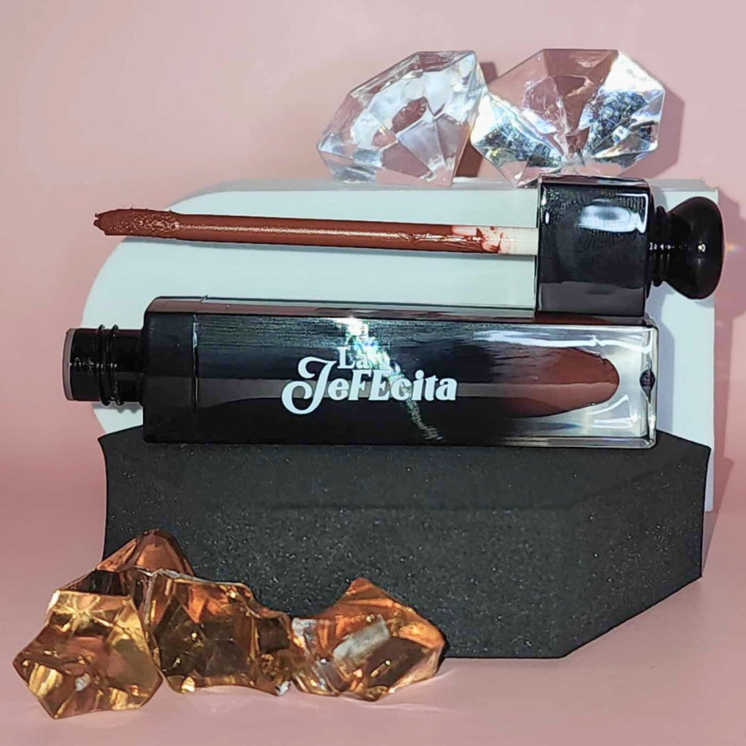 HOT CHOCOLATE : LIQUID LIPSTICK